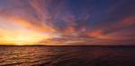закат у берега Волги